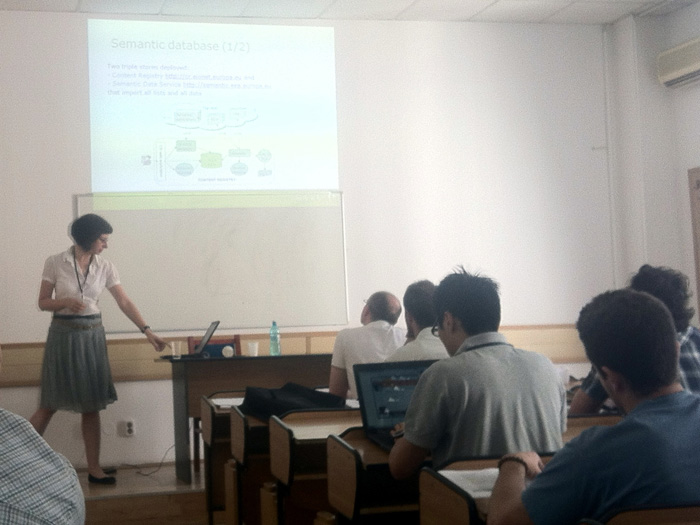 Miruna presenting her paper